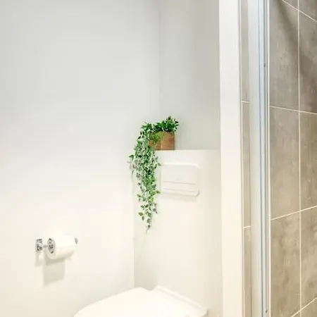 Apartmán 5-guest Retreat Steps From *