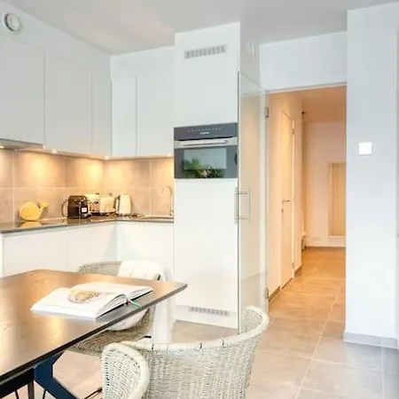 Apartment 5-guest Retreat Steps From Ostende